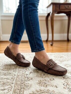 UGG Themla Brown Leather Shearling Lined Slipper Loafers US 9